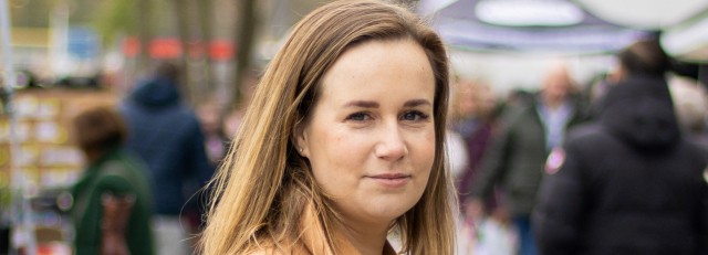 Madelon op de markt (uitsnede)