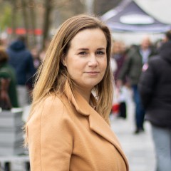 Madelon op de markt (IMG_1539).jpg